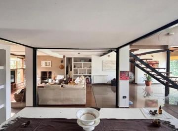Casa · 293m² · 5 Ambientes · 2 Cocheras · Venta de Casa en Gonnet
