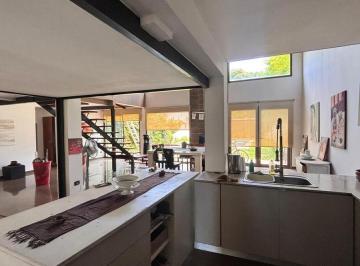 Casa · 293m² · 5 Ambientes · 2 Cocheras · Venta de Casa en Gonnet