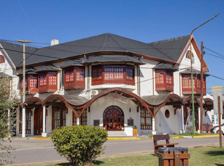 Hotel · 1000m²