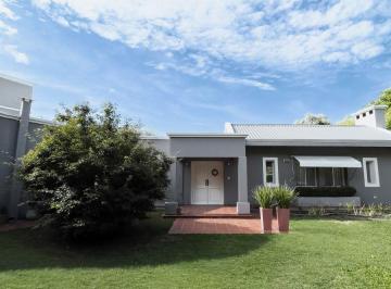 Casa de 4 ambientes Venta USD 590.000 · Excelente Casa en Venta en Fortín del Pozo Toda en Planta Baja!