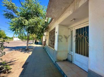 Casa · 200m² · 4 Ambientes · 1 Cochera · Casa en Venta en La Localidad de Godoy - Rio Negro