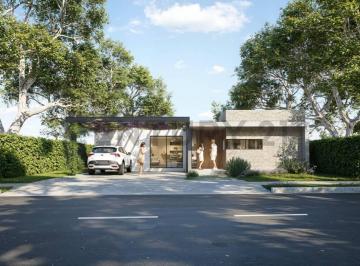 Casa · 130m² · 5 Ambientes · 2 Cocheras · Venta de Casa en Lujan de Cuyo