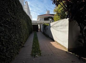 Casa · 344m² · 13 Ambientes · 4 Cocheras · Casa en Venta y Alquiler Ideal Geriátrico o Proyecto de Edificio