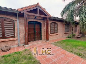 Casa · 229m² · 5 Ambientes · 2 Cocheras · Casa 3 Dorm. con Pileta en Aguello