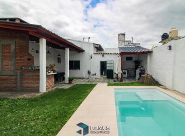 Casa · 250m² · 3 Dormitorios · Venta Casa Calle Corrientes Al 100