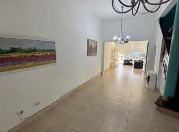 Casa · 189m² · 4 Ambientes · 1 Cochera · Cf1330 - Casa en Venta - 3 Dorm. - Zona Centro