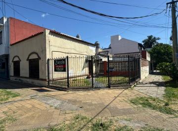 Casa de 4 ambientes, Morón · Casa en Lote Propio con 3 Dorm. y 206 m² en Venta con Excelente Potencial, Morón Norte