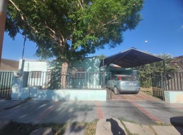 Casa · 445m² · 5 Ambientes · 2 Cocheras · Casa en Capital. Adobe. 3 Dorm.. Av Rioja 1856 (S).