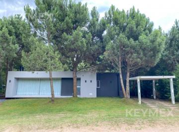 Casa · 5 Ambientes · Casa en Barrio Residencial I Lote 334, Costa Esmeralda