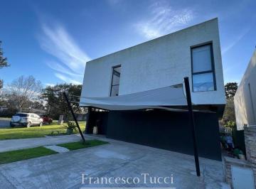 Casa · 191m² · 5 Ambientes · 2 Cocheras · Casa en Venta Barrio Cerrado Solares de Zapiola