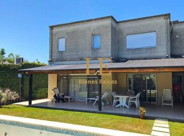 Casa · 250m² · 4 Ambientes · 2 Cocheras · Casa en Venta Garín Centro