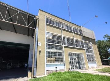 Bodega-Galpón de 20 ambientes, Luzuriaga · Galpón con Oficinas Comerciales Sobre Carril Rodríguez Peña