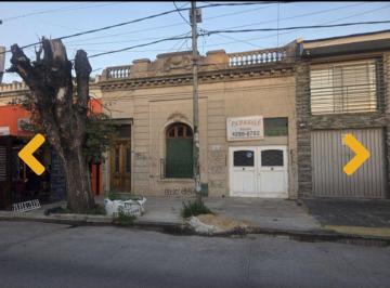 Casa de 4 ambientes, Almirante Brown · Casa en Venta en Pleno Centro de Burzaco