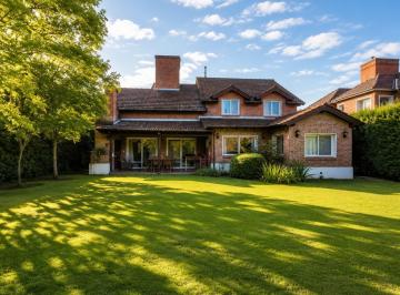 Casa · 226m² · 5 Ambientes · 1 Cochera · Casa en Venta en Pueyrredon Cc, Pilar, G. B. a. Zona Norte