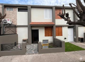 PH de 3 ambientes, Hurlingham · Dúplex 3 Ambientes en Venta en Villa Tesei con Patio y Parrilla, Barrio Atepam