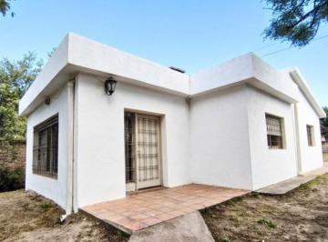 Casa · 120m² · 6 Ambientes · 1 Cochera - INMOBILIARIA INVERTIR BIENES RAICES · Alta Gracia Casa de 3 Dorm. con Escritura