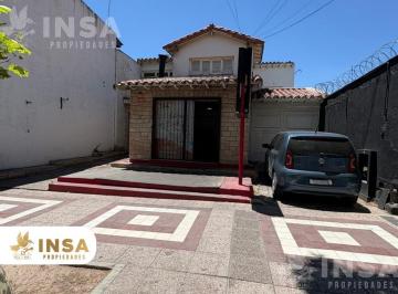 Casa · 600m² · Casa en Venta en Godoy Cruz