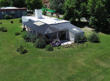 Casa · 115m² · 4 Ambientes · 1 Cochera · Casa Chacras La Primavera