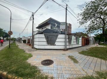 Casa · 207m² · 9 Ambientes · 2 Cocheras · Casa en Barrio Villa Rosas