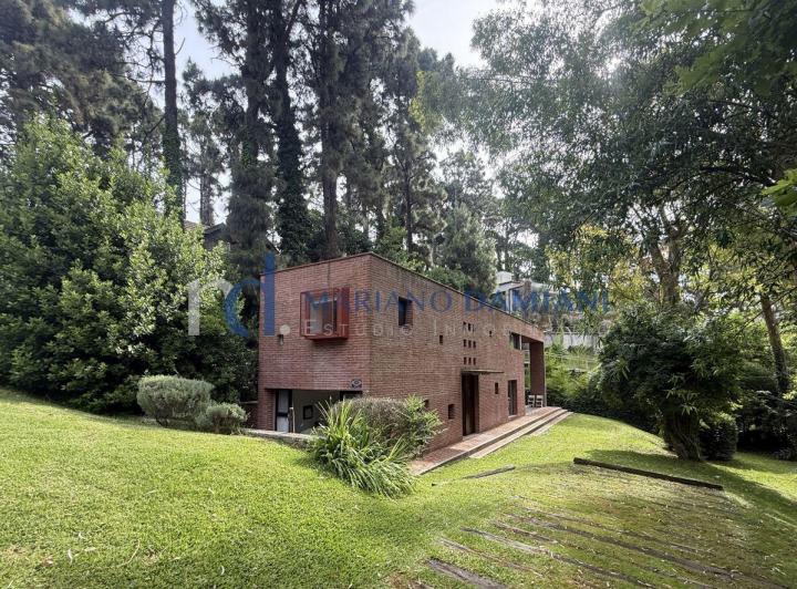 Casa · 147m² · 4 Ambientes · 1 Cochera