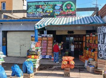 Local comercial de 1 ambiente, Almirante Brown · Vende o Permuta Local 100 m con Losa Burzaco