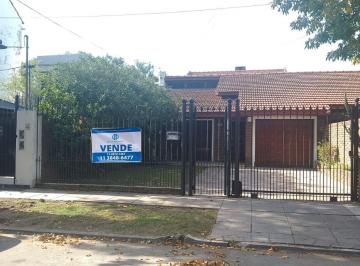 Casa · 234m² · 5 Ambientes · 3 Cocheras · Casa en Venta en Villa Adelina, San Isidro, G. B. a. Zona Norte