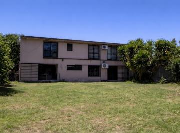 Bodega-Galpón · 1465m² · 4 Ambientes · Venta Casa de 4 Ambientes con Amplio Galpón en Quilmes