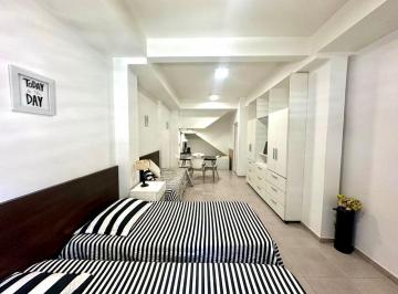 Departamento · 30m² · 1 Ambiente · Monoambiente Amoblado en Alquiler Temporario - Dia Semana o Mes Cerca de Favaloro, Garrahan, Uade
