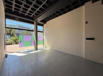 Local comercial · 56m² · Local en Alquiler, Sobre Av Principal.