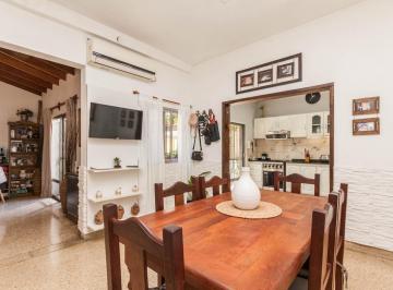 PH · 81m² · 3 Ambientes · PH con Patio, Quincho y Parrilla en Banfield! Apto Credito