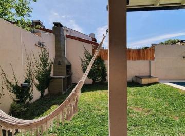 Quinta vacacional · 190m² · 5 Ambientes · 1 Cochera · Casa Quinta en Venta en Olivos, Vicente López, G. B. a. Zona Norte