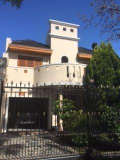 Casa · 248m² · 5 Ambientes · 1 Cochera