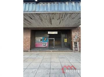 Local comercial · 300m² · Local en Alquiler - Caseros Centro