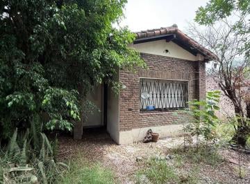 Casa · 87m² · 3 Ambientes · Venta Casa 3 Ambientes con Jardin y Cochera a Reciclar – Ituzaingo