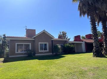 Casa de 6 ambientes, Villa Allende · Venta de Casa en B° Cerrado San Isidro, 3 Dorm. Planta Baja - Apto Credito