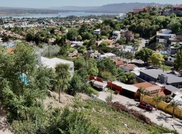 Terreno · 464m² · Terreno en Venta en Barrio La Cuesta con Vista Al Lago de 464 m.