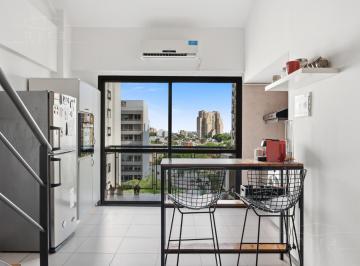 Departamento · 55m² · 2 Ambientes · Loft Luminoso con Balcón y Gran Altura – en Excelente Estado