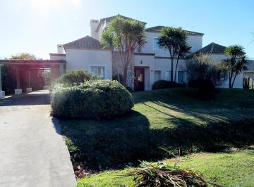Casa · 210m² · 7 Ambientes · 1 Cochera · Casa en Venta 7 Ambientes en Estancias del Pilar