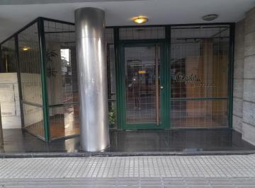 Local comercial en Alquiler de 1 ambiente Distrito Centro · Alquilo Local Comercial Frente a Plaza Pringles
