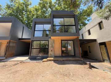 Casa · 115m² · 5 Ambientes · 1 Cochera · PH en Venta de 2 Dorm. Housing Arguello Financiado
