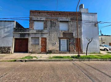 Casa · 116m² · 3 Dormitorios · 1 Cochera · Vendo Casa Céntrica en Concepción del Uruguay, Entre Ríos