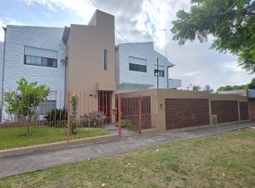 Casa · 145m² · 4 Ambientes · 2 Cocheras · Venta Casa 4 Amb con Garage Doble en Quilmes Oeste