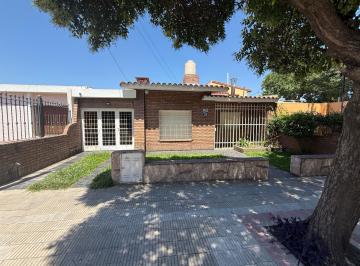 Casa · 100m² · 2 Dormitorios · 1 Cochera · Casa en Villa Cabrera