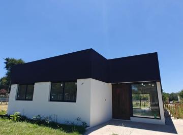 Casa · 120m² · 4 Ambientes · 2 Cocheras · Casa en San Pablo Pilar
