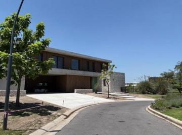 Casa · 458m² · 10 Ambientes · 2 Cocheras · Casa en Venta en Virazón, Nordelta, Tigre