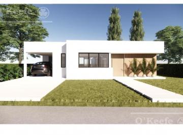Casa · 140m² · 4 Ambientes · 1 Cochera · Excelente Casa en Obra Sobre Lote Interno en San Juan Chico – Hudson, Berazategui