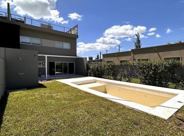 Casa · 160m² · 6 Ambientes · Casa en PH, 3 Hab, Pileta, Galería, Terraza, Jorge Newbery 2248 Bis - Funes