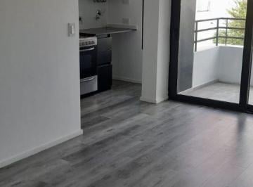 Departamento de 2 ambientes, La Plata · Departamento de 1 Dormitorio Al Frente con Balcon en Venta en La Plata