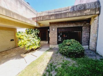 Casa · 110m² · 3 Ambientes · 1 Cochera · Venta Casa 3 Ambientes en Villa Libertad