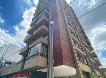 Departamento de 2 ambientes, Almagro · Hermoso 2 Amb con Balcón Al Frente Remodelado Recientemente Sobre La Av Independencia y Yapeyú